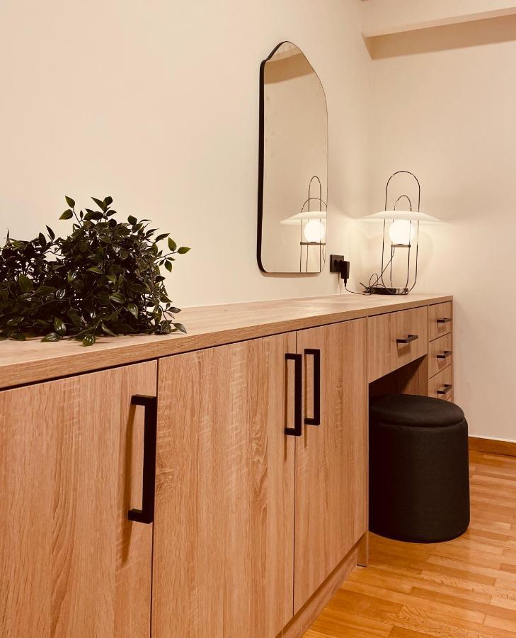 2 Bedroom Apt - Live Like A Local In Kolonaki Athen Eksteriør billede