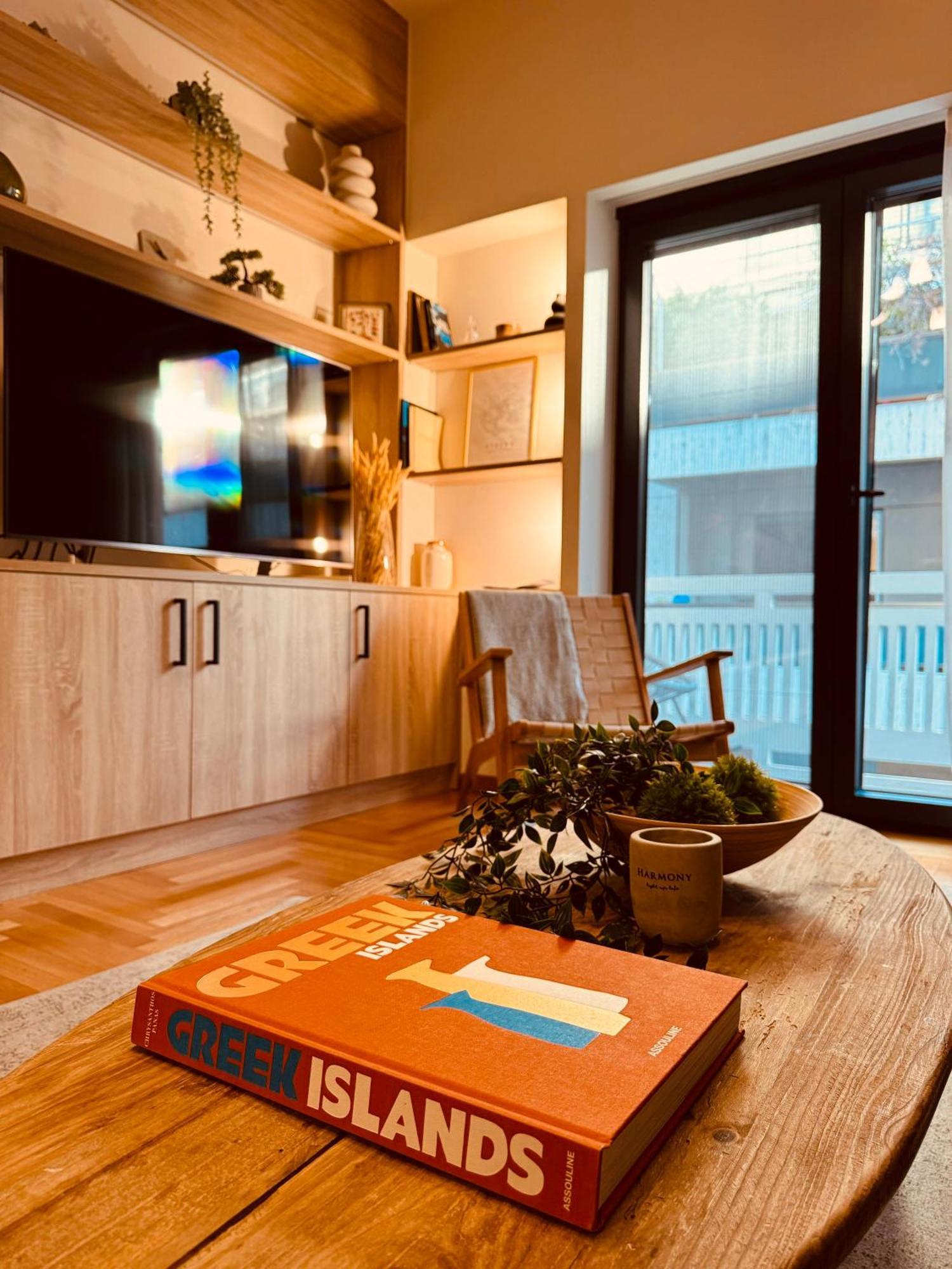 2 Bedroom Apt - Live Like A Local In Kolonaki Athen Eksteriør billede